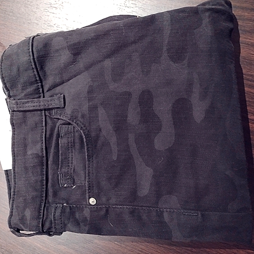 Jeans Black Camo Print - Social Standard by Sanctuary